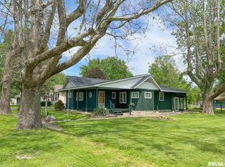 517 Johnson St, Carlinville, IL 62626