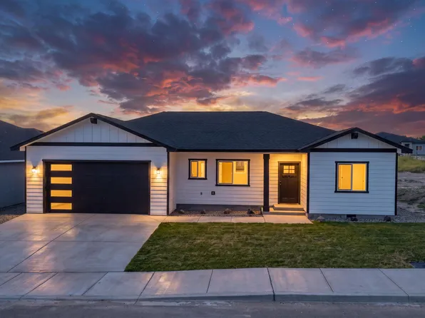 312 Hogan St, Sunnyside, WA 98944