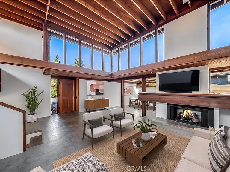1625 Catalina — Photo 3