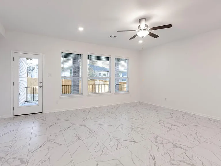 309 Barton Oak Trl — Photo 8