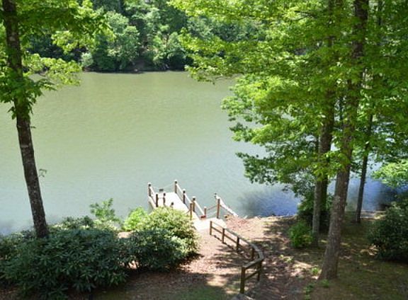 2nd image of 1239 Lakeside Dr