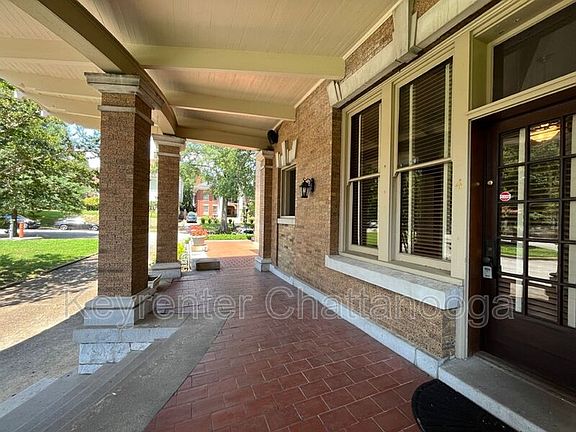 4th image of 900 Vine St APT 4