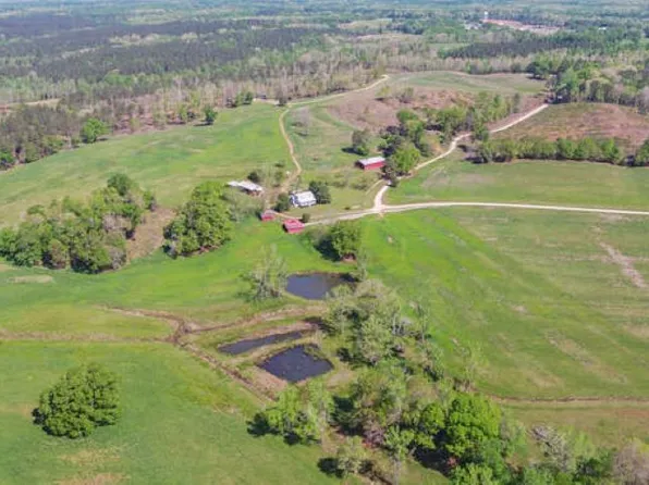 1211 Veterans Dr, Danielsville, GA 30633