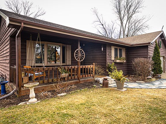 2nd image of 1403 W Beach Rd