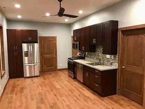 2 bed, 800 sqft, $1,950 — Photo 3