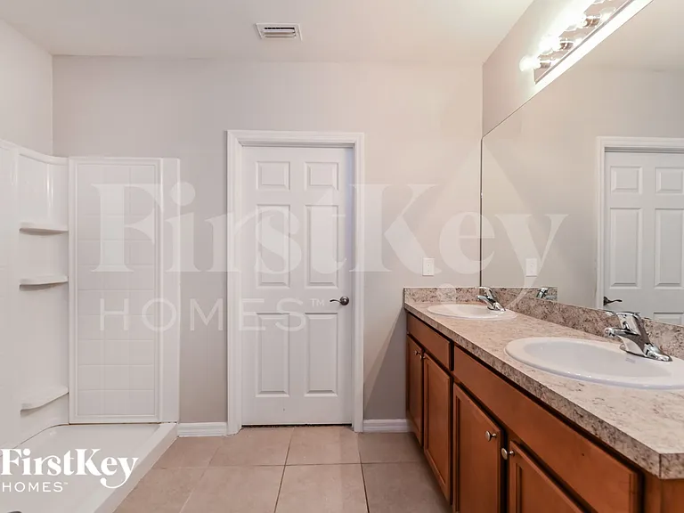614 SW 25th Ln — Photo 10