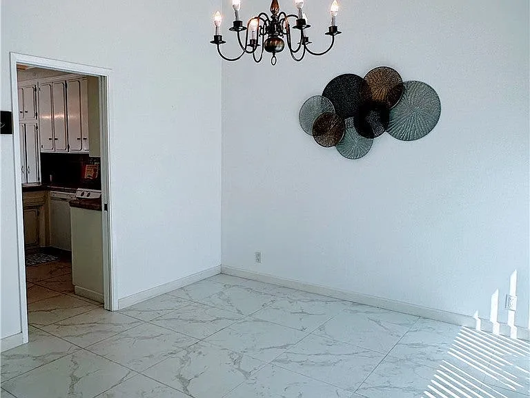 11 Pebblewood — Photo 6