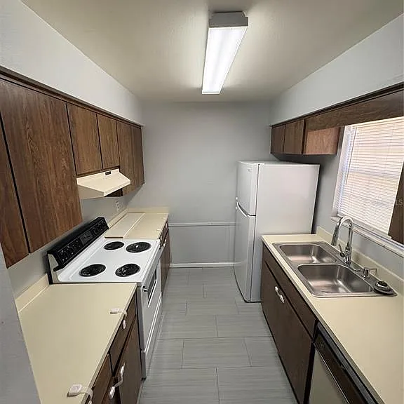 411 Garden Dr #1 — Photo 7