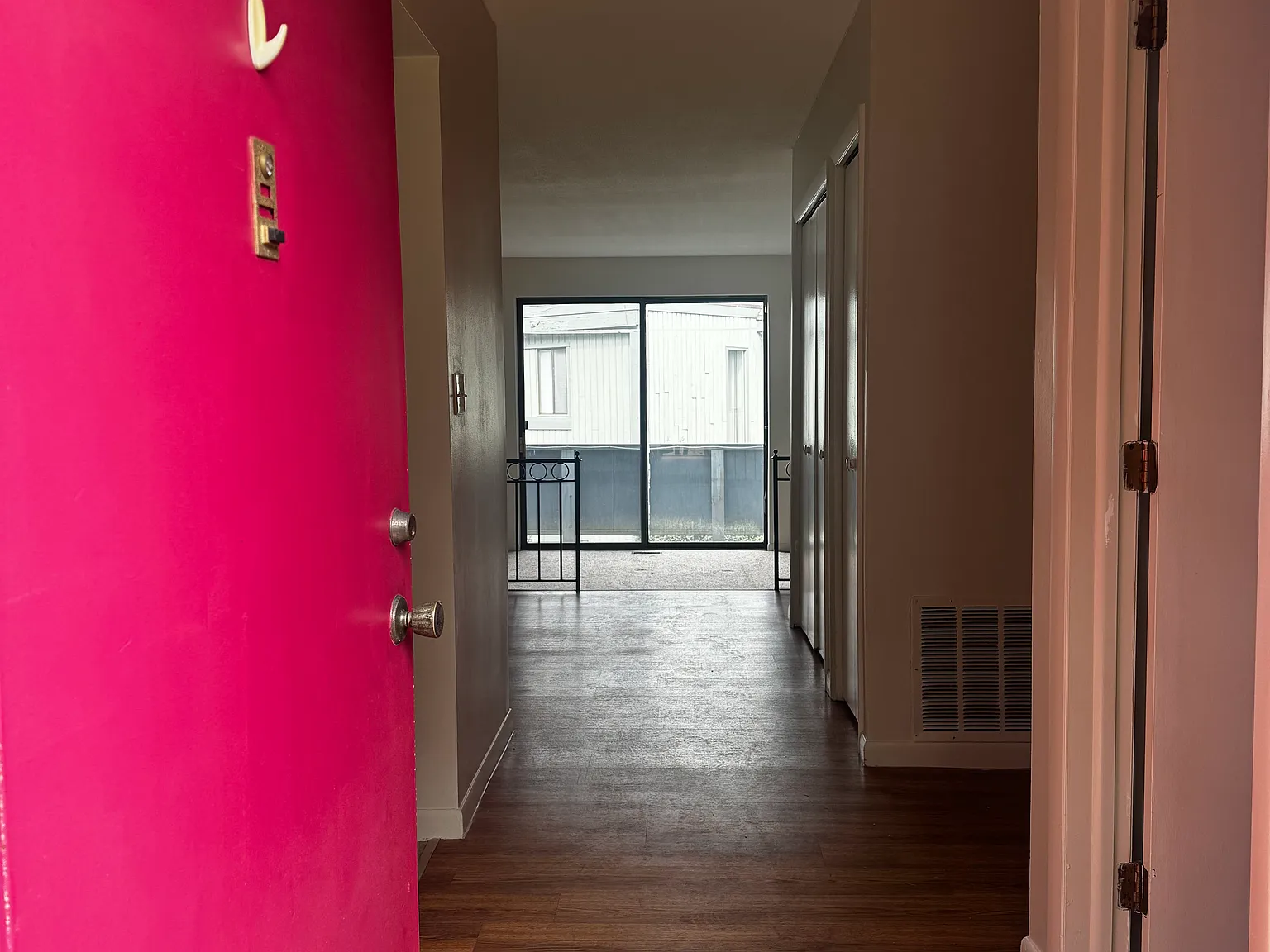 2 bed, 1.5 bath, 1250 sqft, $2,150 — Photo 4