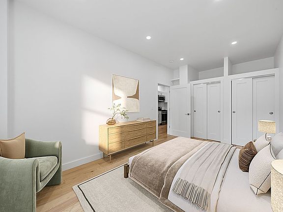 4th image of 430 Clinton Ave APT 1F
