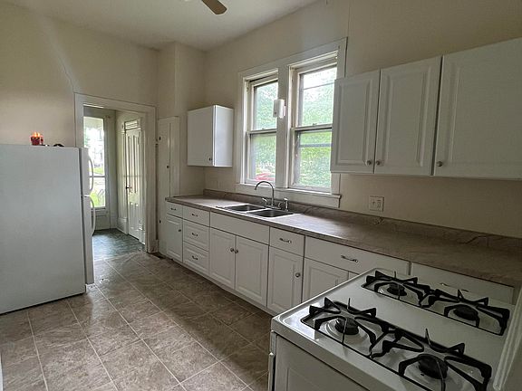 3rd image of 1020 Marquette St #1