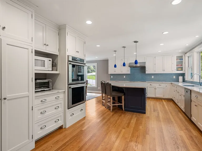 230 Follen Rd — Photo 12