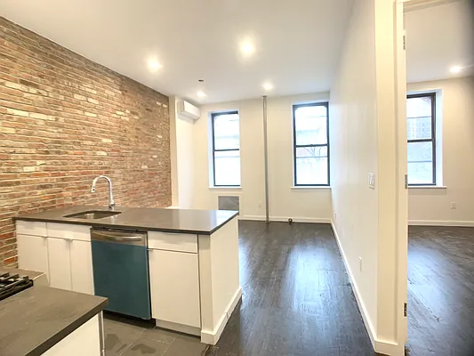 Rented by Bohemia Realty Group | media 19