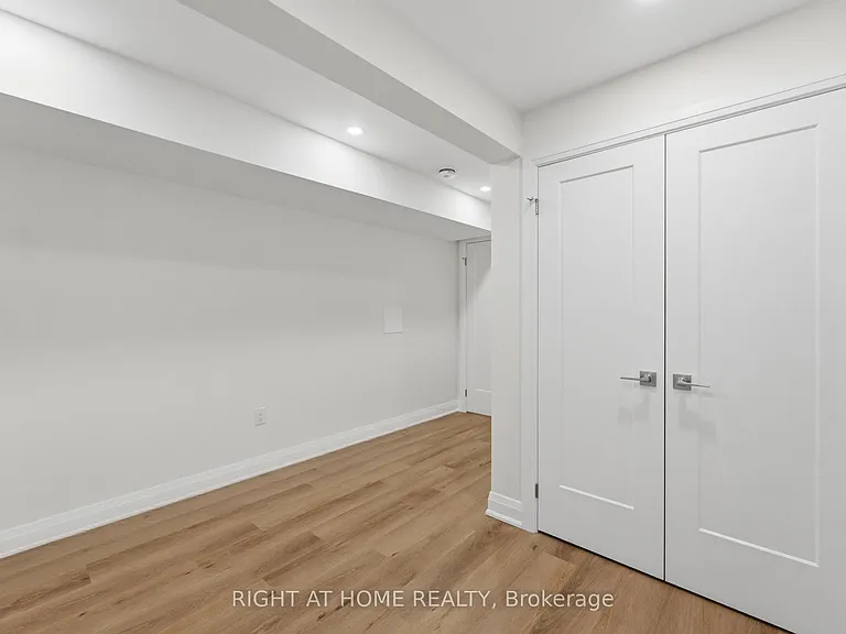 187 Oak Ave — Photo 8