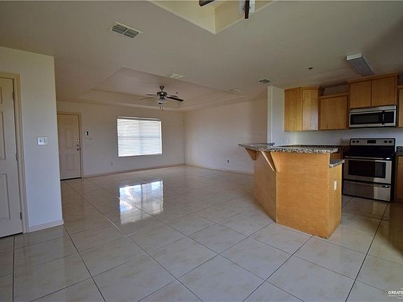 4th image of 1402 W Carmen Ave #3