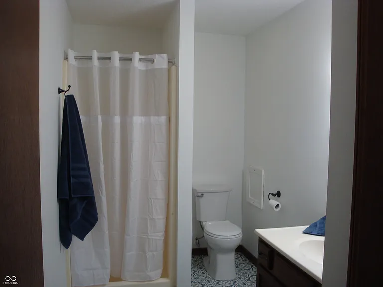 8154 Old Farm Ln — Photo 10