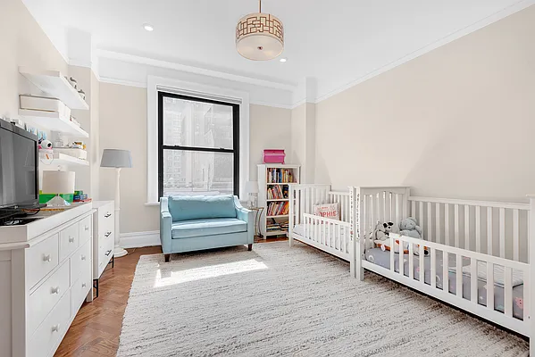 Sold by Douglas Elliman | media 21