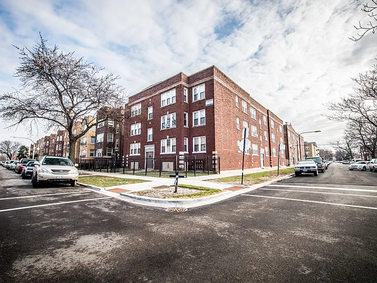 1101 N LeClaire — Photo 10