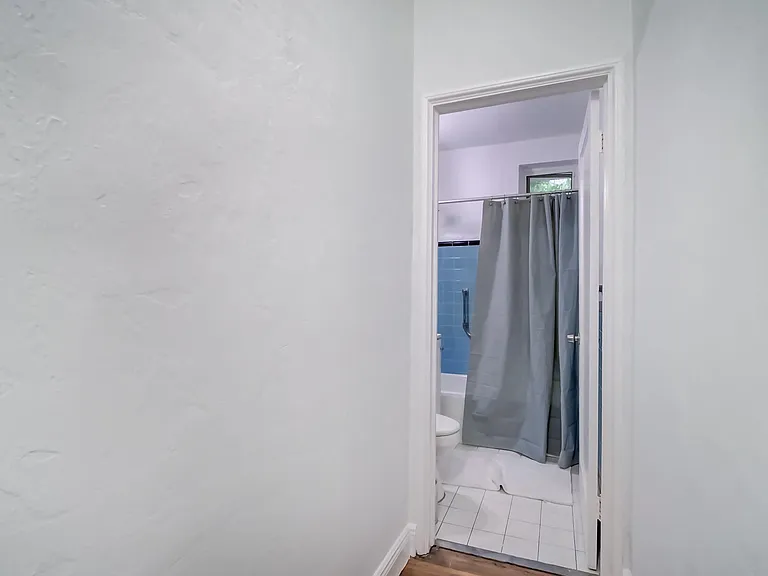 825 Jefferson Ave #2 — Photo 24