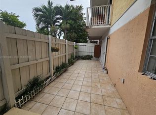 260 NW 107th Ave APT 104, Miami, FL 33172