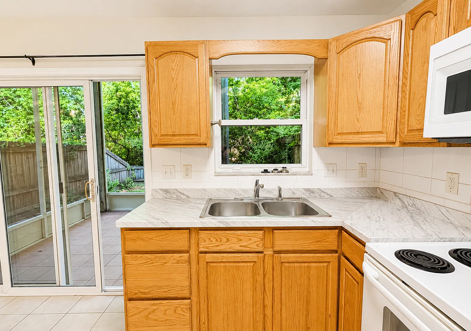 Apartment Rental-Black Mountain Close to Lake Tomahawk — Photo 4