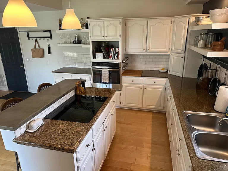 2203 Stout Dr — Photo 10