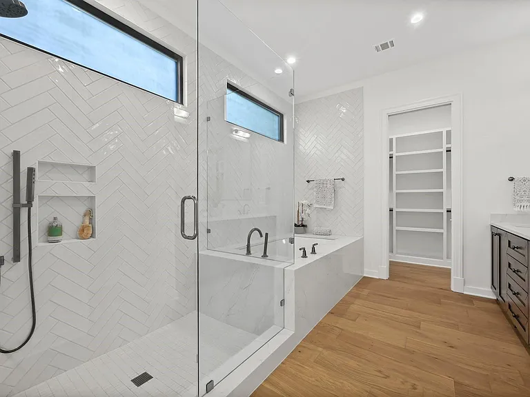 5512 Shoalwood Ave — Photo 6