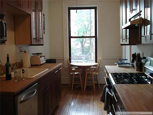 Rented by R New York | media 43