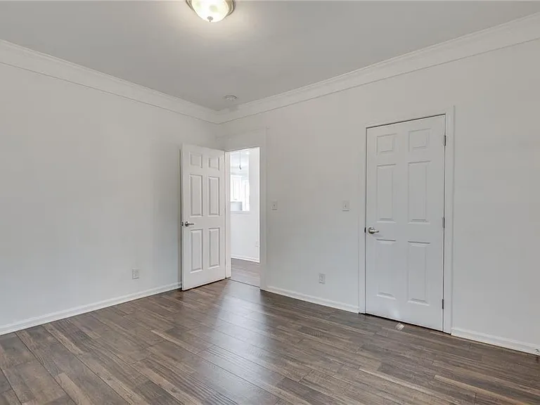 244 Laurel Ave SW — Photo 22
