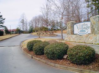 816 Village Ln, Columbia, SC 29212