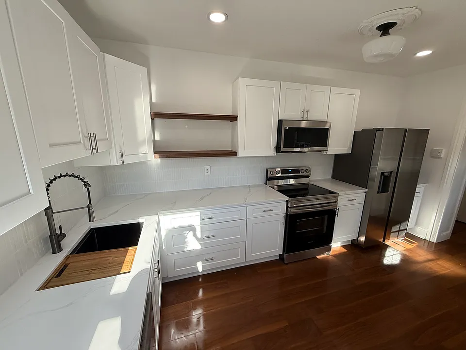 144 Gay St