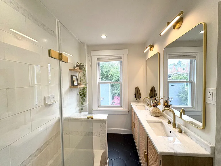4625 Silverwood St — Photo 23