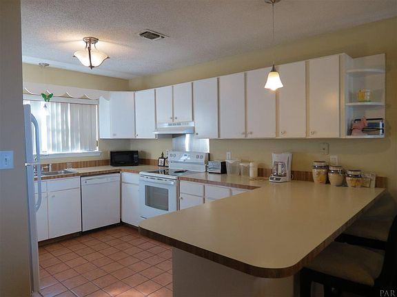 4th image of 4606 Hickory Shores Blvd