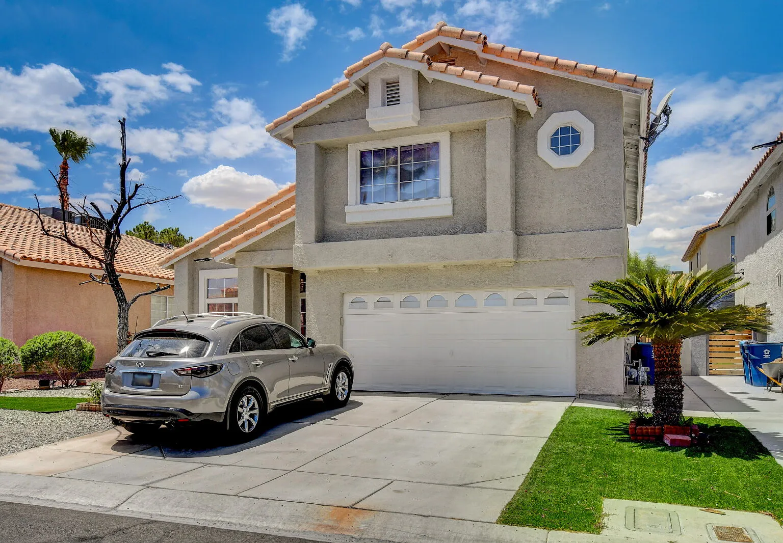 3 bed, 2.0 bath, 1347 sqft, $2,000 — Photo 2