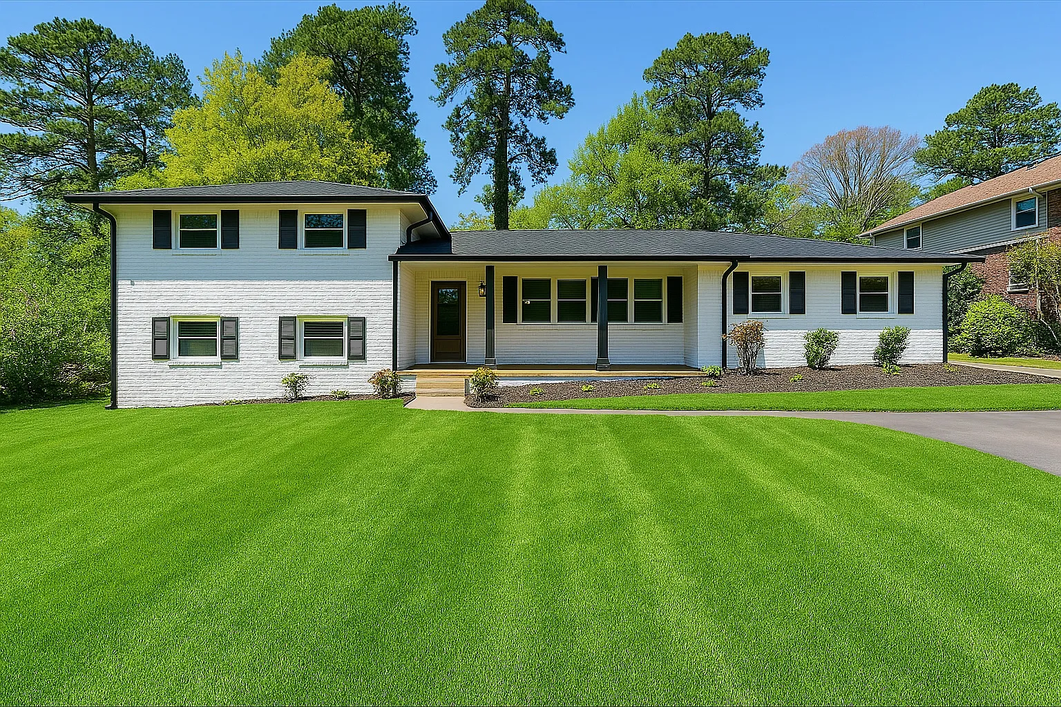 5 bed, 2300 sqft, $4,200 — Photo 1