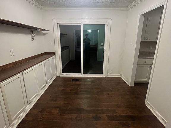 3rd image of 35 Coolwood Dr