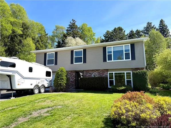 16 Majestic Dr, Grand Bay Westfield, NB E5K 2V8