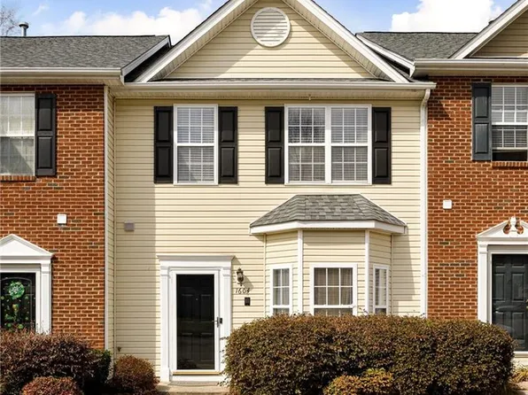1604 Olivers Crossing Cir, Winston Salem, NC 27127