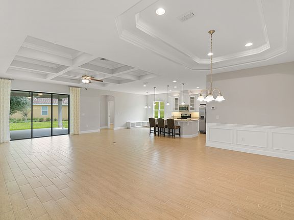 3rd image of 202 Messina Pl