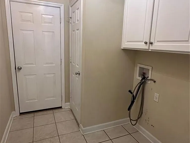 235 Wellington Pl — Photo 18