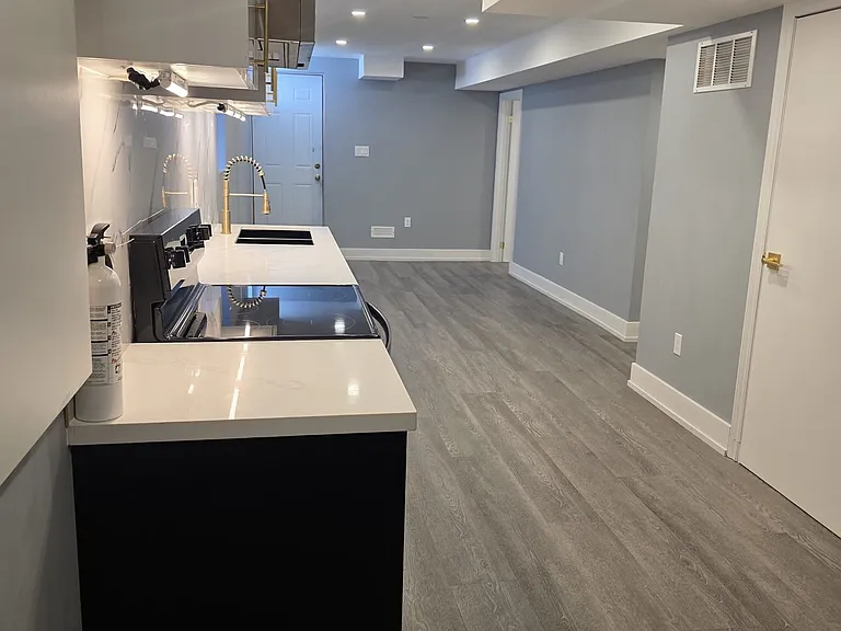 3 Appleaire Cres #BASEMENT — Photo 2