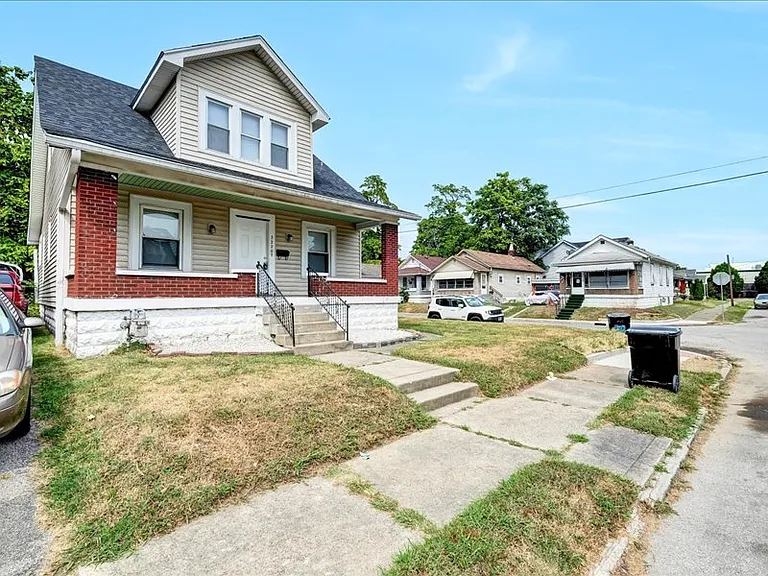 3220 Grant Ave — Photo 2