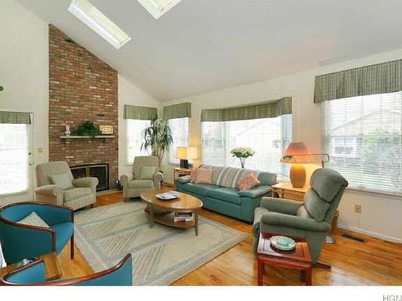 5th image of 45 Jefferson Ln