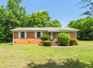 714 W McKinley St, Mebane, NC 27302