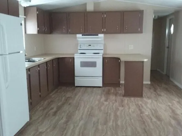 220 Redwood St, Kingsland, GA 31548