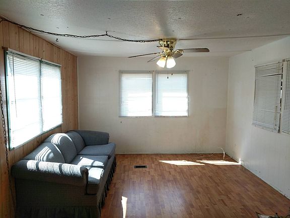 4th image of 15 Sophie Ave