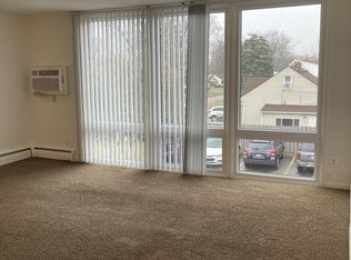 24901 Jefferson Ave APT 202, Saint Clair Shores, MI 48080