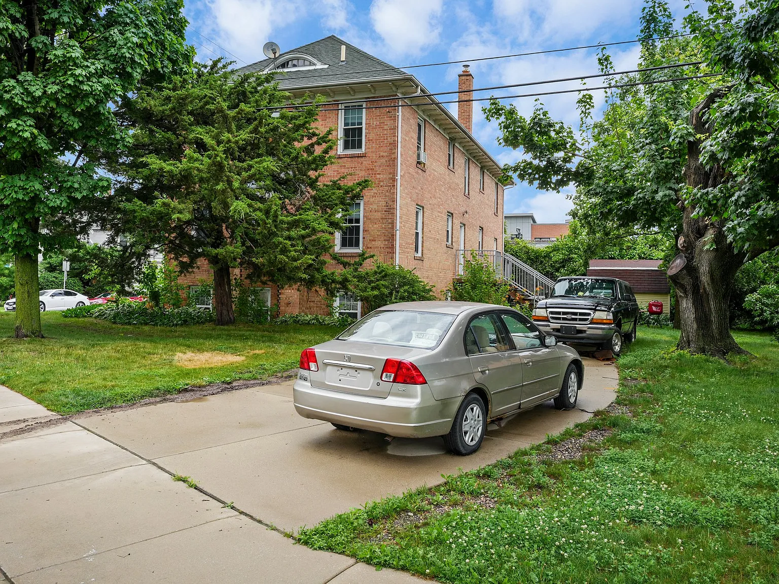 2 bed, 650 sqft, $1,580 — Photo 2