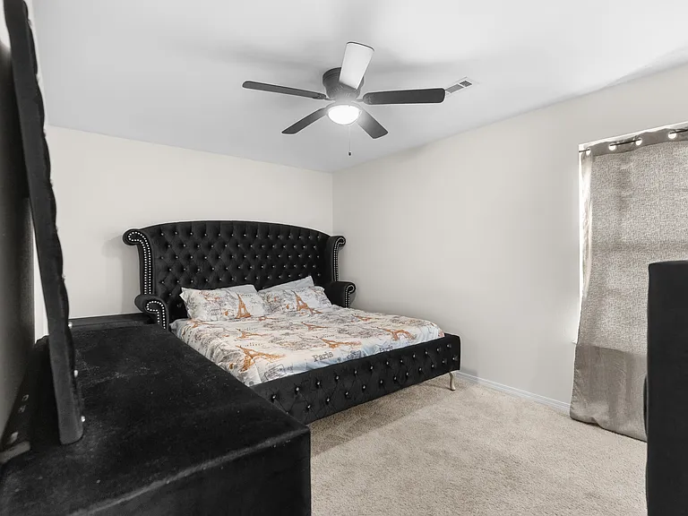 1138 S Sherman Ave — Photo 8