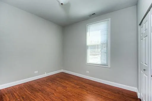 1344 W Barry Ave #1R — Photo 4